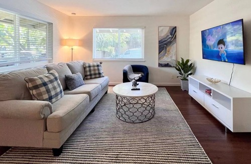 Stanley Apartment | Cozy & convenient 2B1b, center of Lafayette