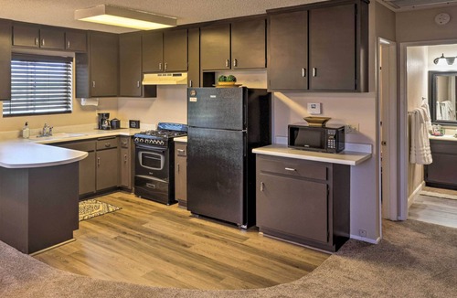 Bullhead City Apartment | Cozy Couple’s Casita: 2 Miles to Colorado River!