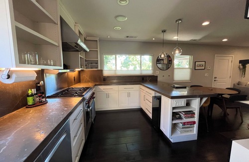 Modesto House | Cozy Craftsman Sanctuary in the best neighborhood in Modesto