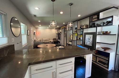 Modesto House | Cozy Craftsman Sanctuary in the best neighborhood in Modesto
