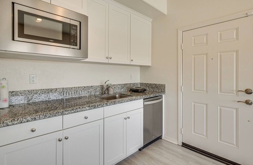 Victorville Apartment | Cozy Desert Sanctuary 9 Mi to Mojave Narrows Park!