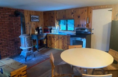 Prescott Cabin | Cozy Family Cabin in the Pines