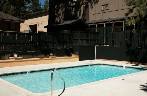 Lakeside Park Hotel | Cozy Family Escape w/Hot Tub, Pool, & Mountain Views | 2 Units