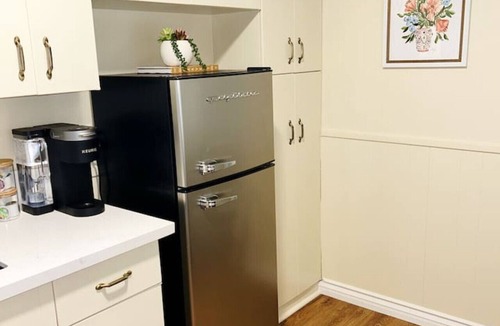 Kensington House | Cozy Garden Studio in Kensington | Walkable