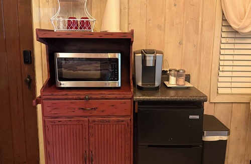 Wolf Creek Apartment | Cozy Historic Cabin Near Hiking