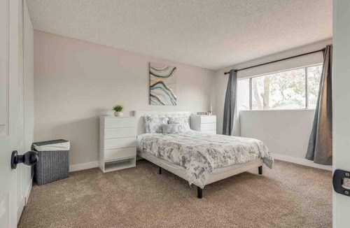 North Las Vegas Apartment | Cozy home! 16 Min away from strip and fremont