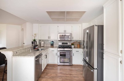Windsor House | Cozy home minutes to wineries and Russian River