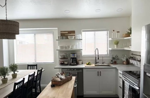 Gilbert House | Cozy Home with HotTub, Patio, Grill & Park Views