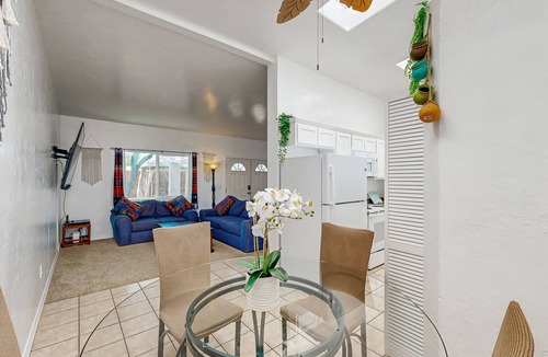 Campus Farm House | Cozy home with nice backyard, southwestern decor, & central location