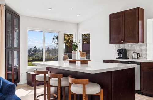 Guajome House | Cozy Homes in Robinwood - Corporate & Insurance Ready