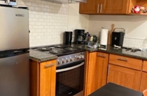 King Apartment | Cozy Lair-a close-in studio in a welcoming, safe and walkable neighborhood.