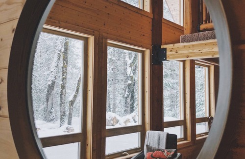 Shingletown Cabin | Cozy Log Cabin on 3 Acres Near Lassen Volcanic National Park