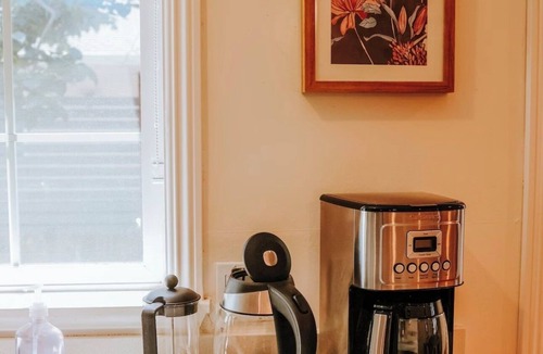 North Central House | Cozy Modern 3B/1B entire house w A/C in San Mateo, California. No pet/smoke