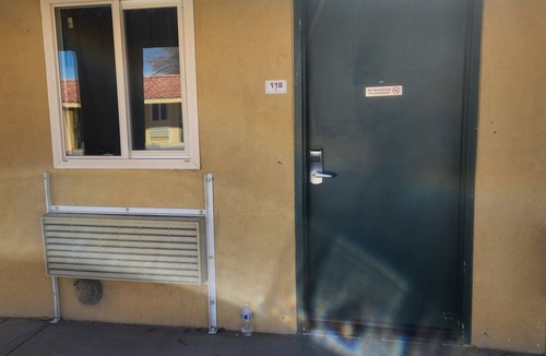 Pearsonville Hotel | Cozy Motel in welcoming Inyokern with WiFi, AC,near 2 hwys perfect to stop& rest