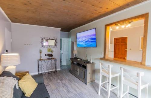 Ocean Beach House | Cozy Ocean Beach Cottage Separate Entry