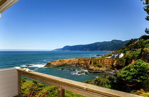 Shelter Cove Condo | Cozy Oceanview!by OceanviewHotTubs Tesla Charging Oceanfront! Shelter Cove, CA