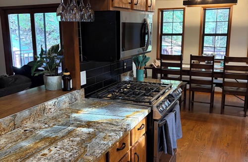 Beckwourth Ski Chalet | Cozy, peaceful mountain retreat in Lake Davis, Portola. Outdoor lover getaway!