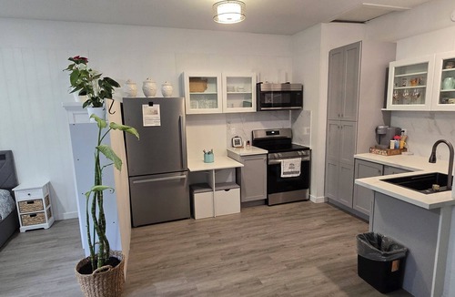 Battle Ground Apartment | Cozy peaceful spacious studio WiFi work station fitness items in Battle Ground