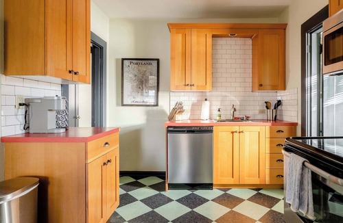 Belmont Apartment | Cozy Portland Classic- Walk to Local Coffee & Food