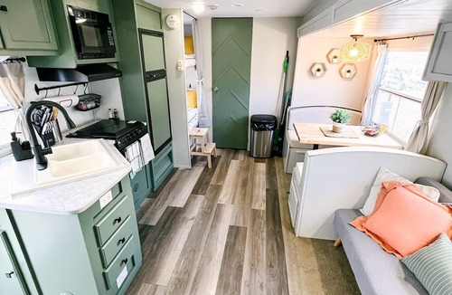Leeds House | Cozy Renovated RV near Zion and St. George