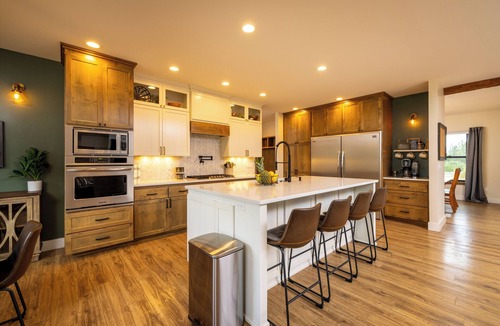 Klamath Falls House | Cozy Retreat Family Home