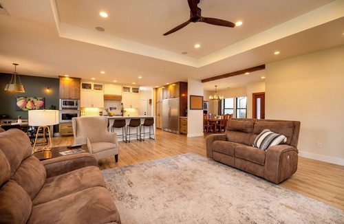 Klamath Falls House | Cozy Retreat Family Home