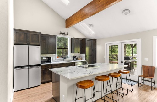 Mount Hood Village House | Cozy Riverfront Retreat w/Hot Tub