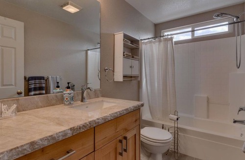 Northwest Reno House | Cozy rustic 4bd house in Reno close to Tahoe