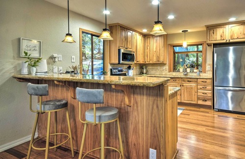 Sandy House | Cozy Sandy Retreat w/Hot Tub & Forest Views!