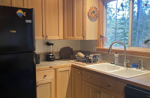 Country Club Estates House | Cozy Ski retreat- South Lake Tahoe area. Off Pioneer Road