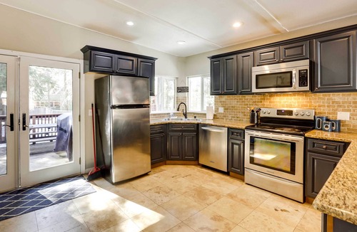 Country Club Estates House | Cozy South Lake Tahoe Home ~ 6 Mi to Shore!