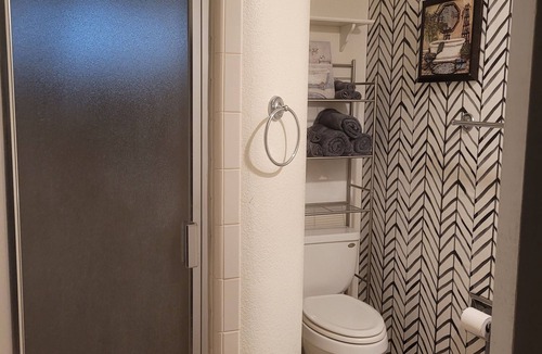 Rio Vista Apartment | Cozy studio, 2 blocks from Sacramento River.