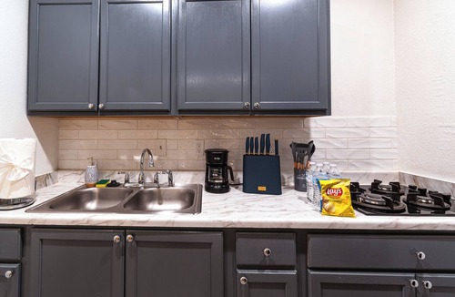 Sunrise Manor Apartment | Cozy Studio In Las Vegas, King Bed Near Freemont Street.