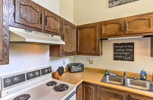 Mount Shasta Apartment | Cozy Studio Near Hiking & Skiing, Walk to Downtown