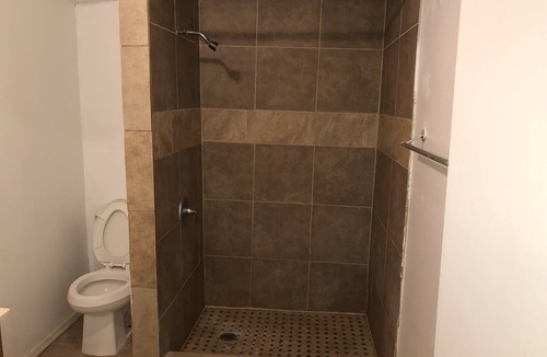 Garfield Apartment | Cozy Studio University Area walking distance to convention center.
