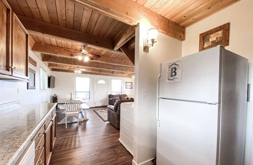 Sweetwater Cabin | Cozy Sweetwater Cabin, with access to Ideal Beach
