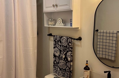 Livermore House | Cozy townhome with backyard retreat! Minutes to wineries and downtown.