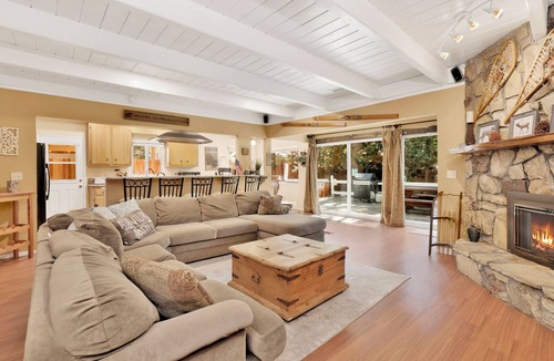 Summit Estates Cabin | Cozy Up to Summit — Walk to Snow Summit | Hot Tub | Game Room | Mountain Retreat