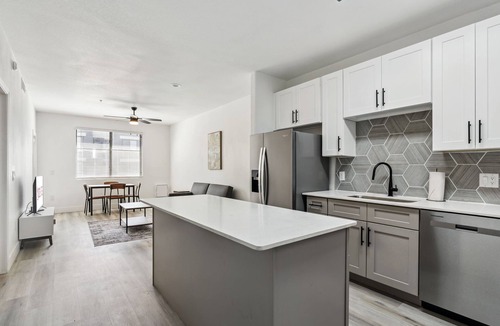 Glendale Sports and Entertainment District Apartment | CozySuites at Zone Westgate