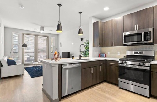 Roosevelt Apartment | Cozysuites PHX RORO Gym, Pool, Pets, Parking! #10
