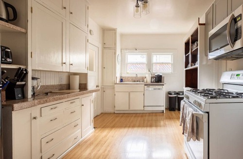 Santa Rosa House | Craftsman 2 blocks from Russian River Brewery!