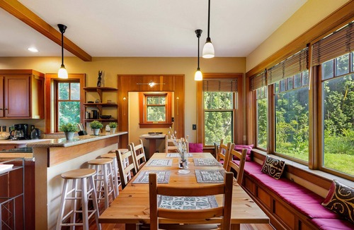 College Hill House | Craftsman Grove - 4BR, 10 minutes to campus, with game room!