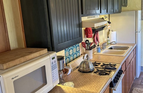 Prescott Cottage | Creek Cottage - Prescott Cabin Rentals