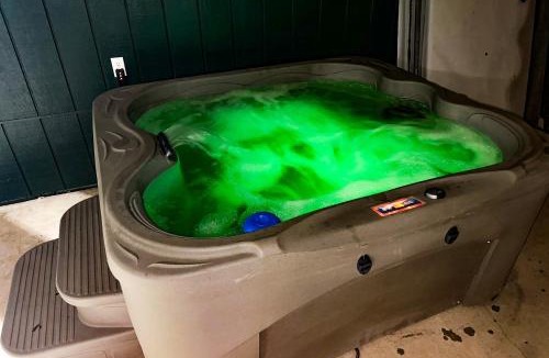 Shingletown House | Creekside Escape w/Private Hot Tub in Shingletown