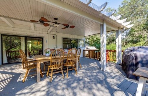 Auburn House | Creekside Hideaway in Auburn! 4BR Home w/Pool