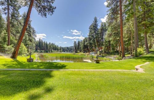Libby Apartment | Crystal Lake Retreat Apt: Walk to Happy's Inn!