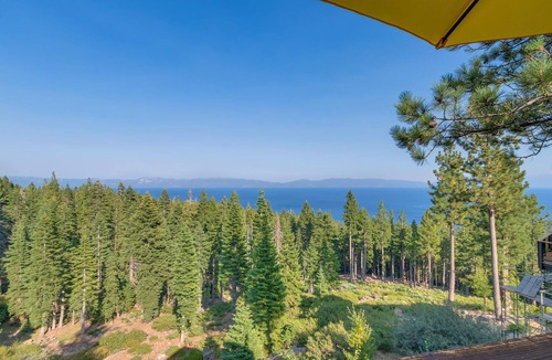 Talmont House | Crystal Lake View by Tahoe Getaways Hot Tub & Tahoe Park HOA + Private Beach