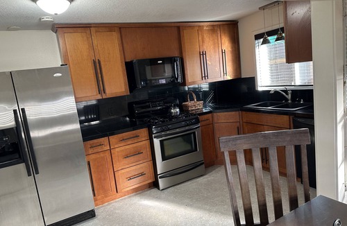 Oregon City Cottage | Cute 2 bed Bungalow in the heart of Oregon City