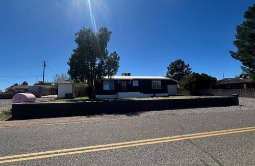 Camp Verde House | Cute 3 bed 2 bath with Pickle Ball Court! Sleeps 28 inquire within : p