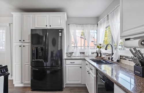 Northgate House | cute comfy home w/relaxing lit gazebo minutes from downtown & airport